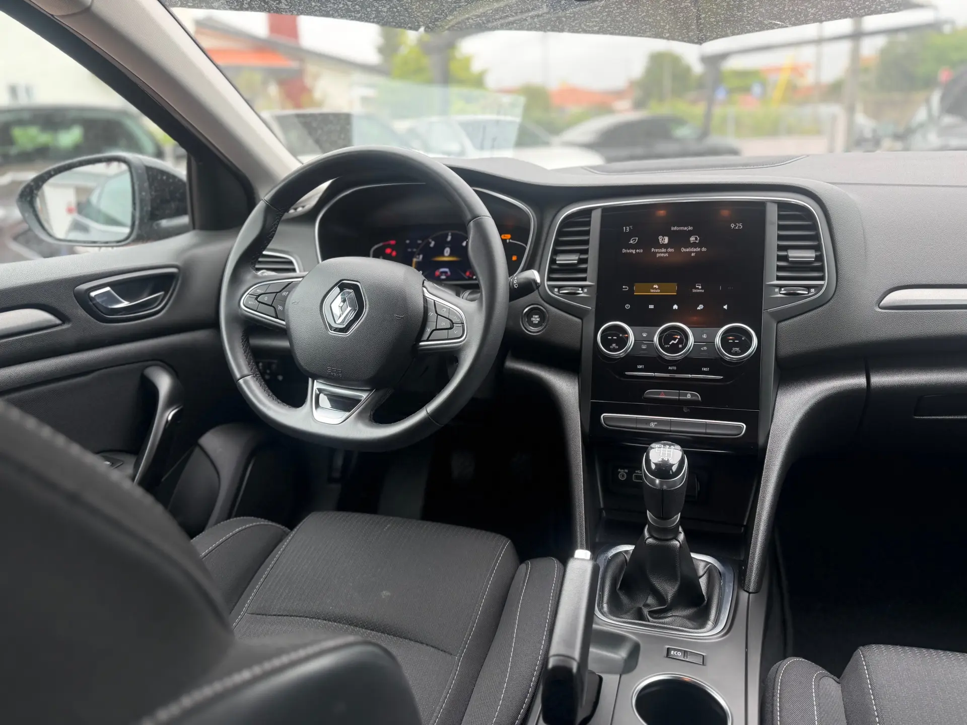 Renault Mégane 1.5 Blue dCi Intens 8
