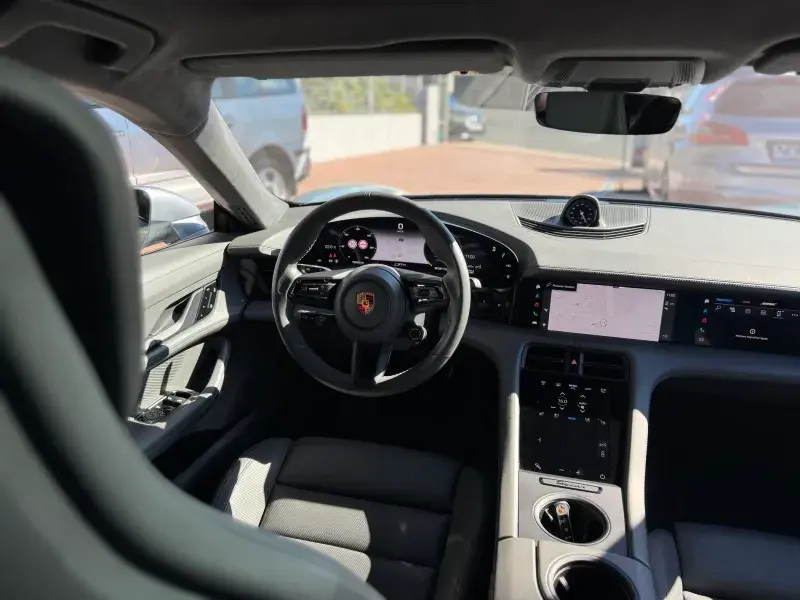 Porsche Taycan Turbo 8