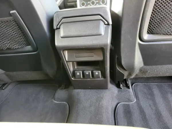 Land Rover Discovery Sport 2.0 TD4 HSE Luxury 7L Auto 18