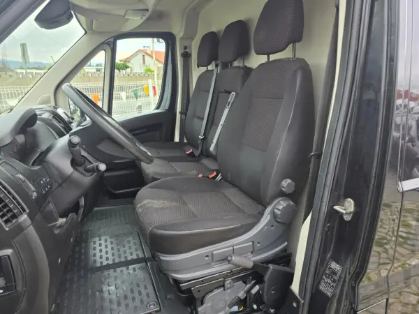 Citroën Jumpy 2.0 BlueHDi M Confort Semi-Vidrado 11