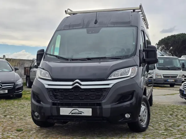 Citroën Jumpy 2.0 BlueHDi M Confort Semi-Vidrado 2