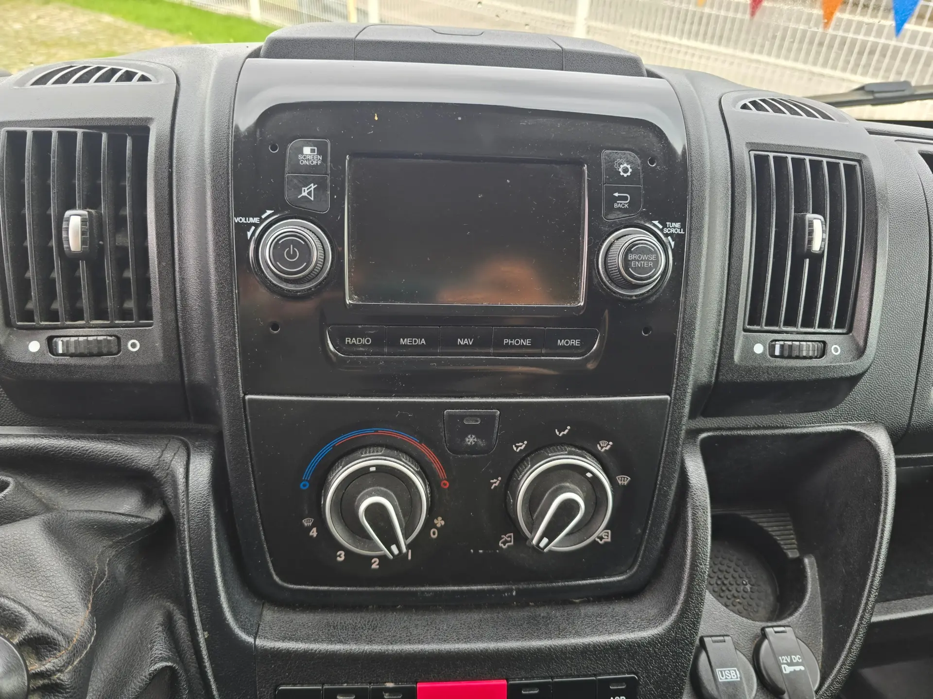 Citroën Jumpy 2.0 BlueHDi M Confort Semi-Vidrado 15