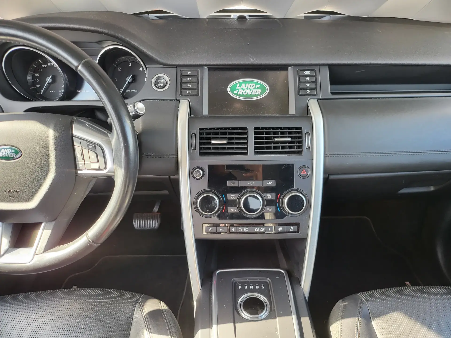 Land Rover Discovery Sport 2.0 TD4 HSE Luxury 7L Auto 13