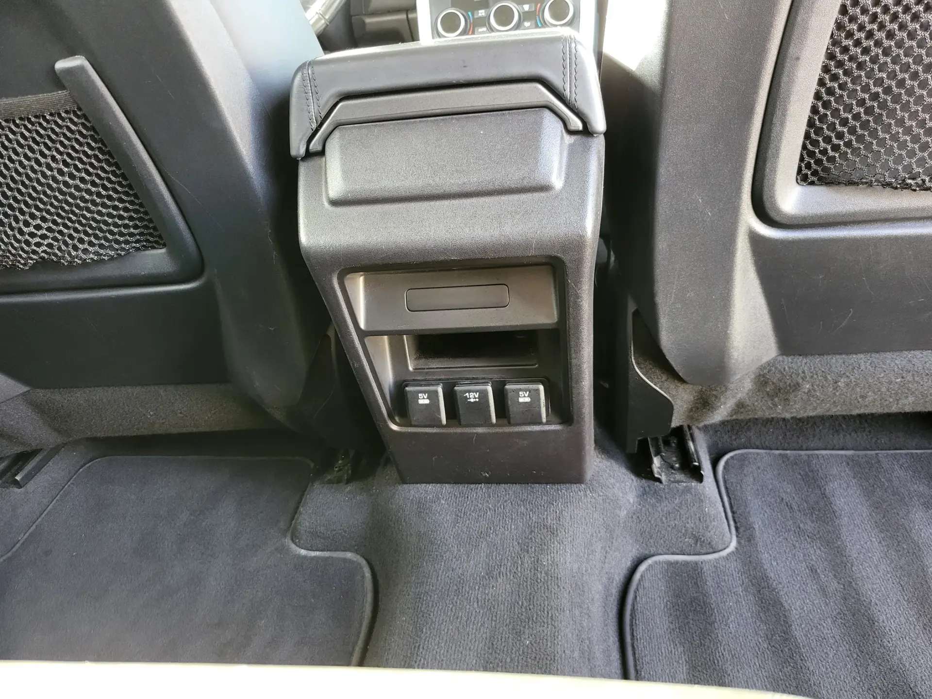 Land Rover Discovery Sport 2.0 TD4 HSE Luxury 7L Auto 18