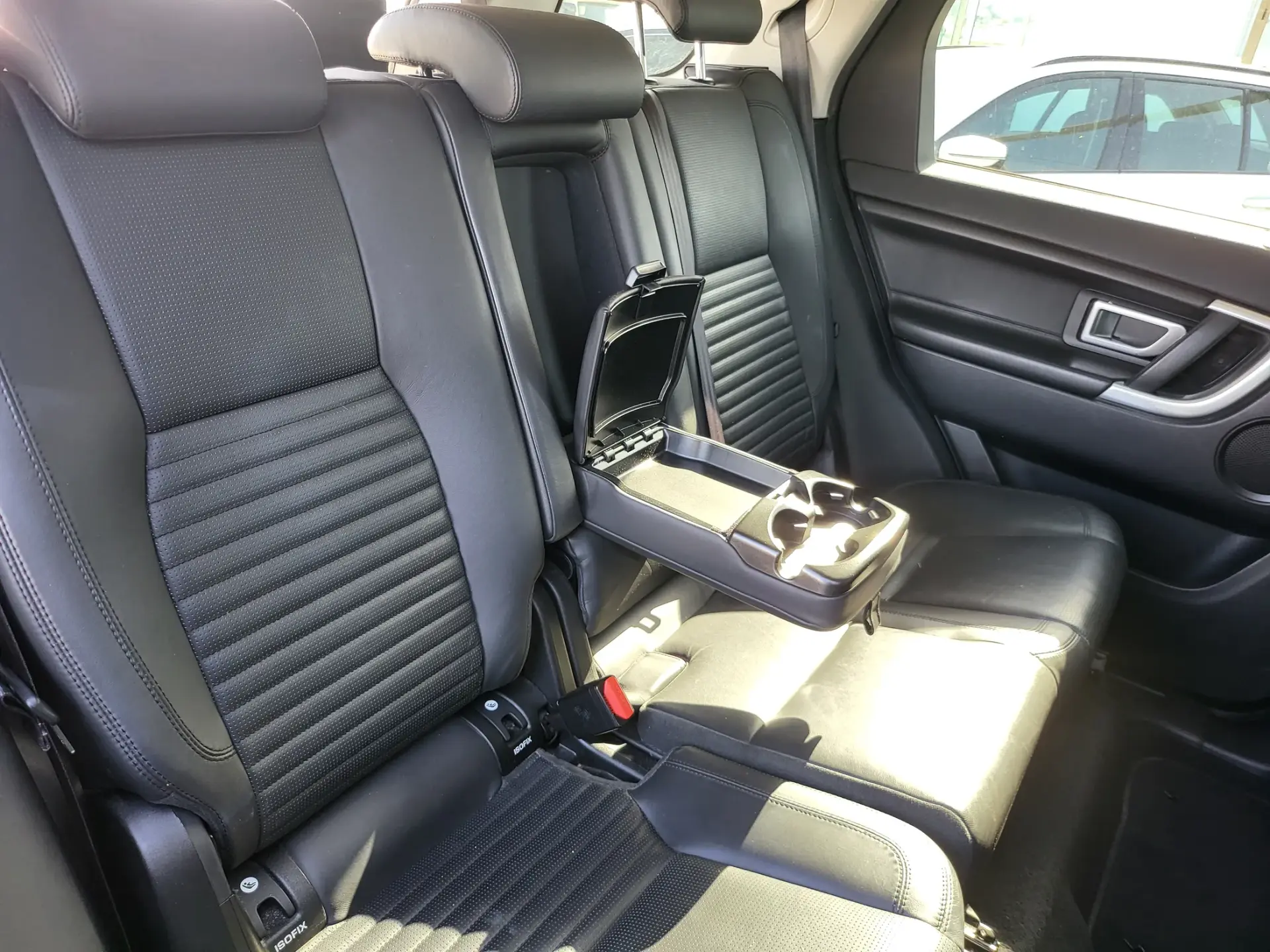 Land Rover Discovery Sport 2.0 TD4 HSE Luxury 7L Auto 21