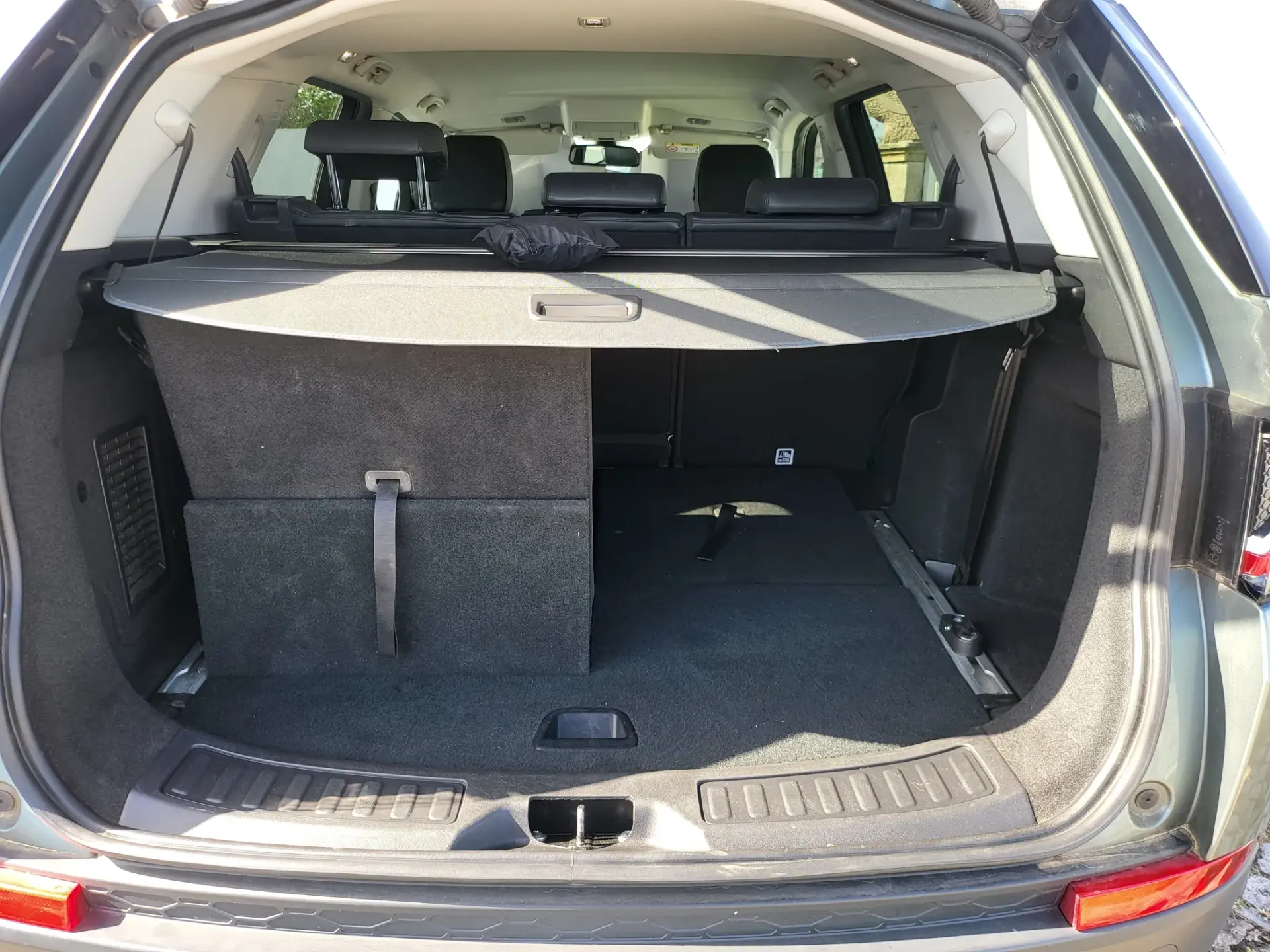 Land Rover Discovery Sport 2.0 TD4 HSE Luxury 7L Auto 23