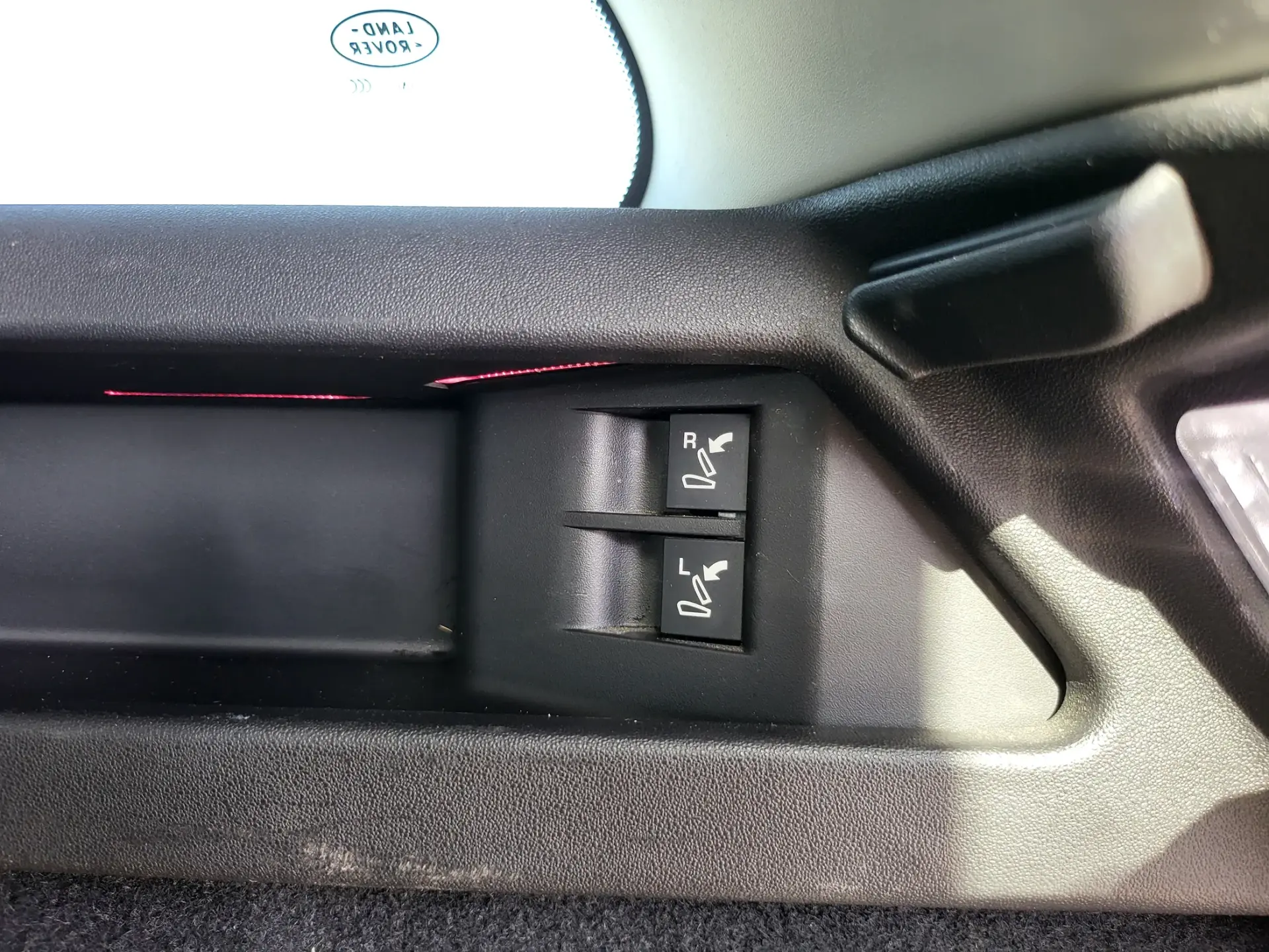 Land Rover Discovery Sport 2.0 TD4 HSE Luxury 7L Auto 26