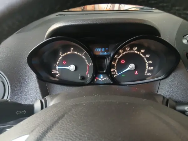 Ford Tourneo Courier 1.5 TDCi Ambiente 12