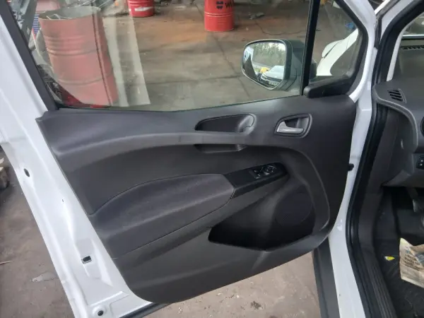 Ford Tourneo Courier 1.5 TDCi Ambiente 13