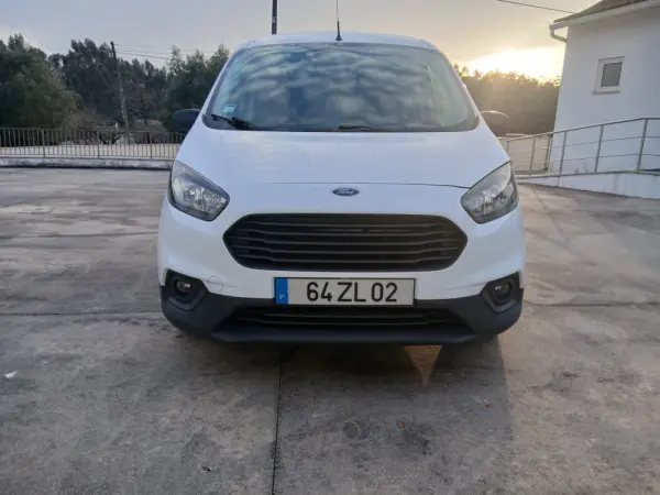 Ford Tourneo Courier 1.5 TDCi Ambiente 2