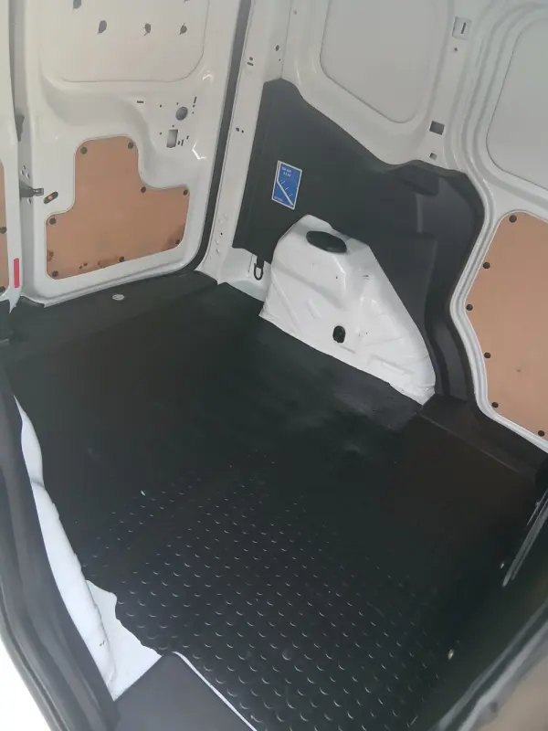 Ford Tourneo Courier 1.5 TDCi Ambiente 15