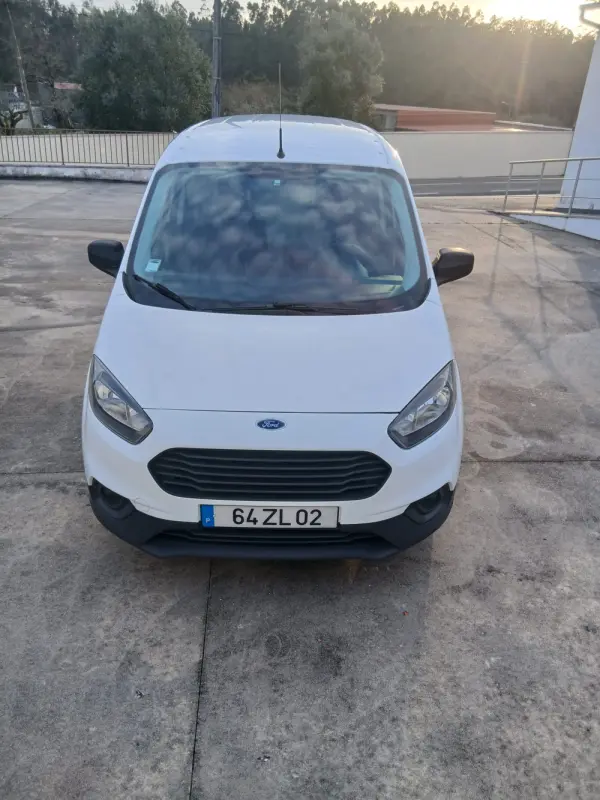 Ford Tourneo Courier 1.5 TDCi Ambiente 3