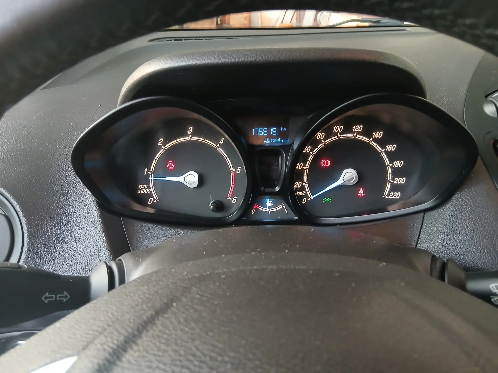 Ford Tourneo Courier 1.5 TDCi Ambiente 12