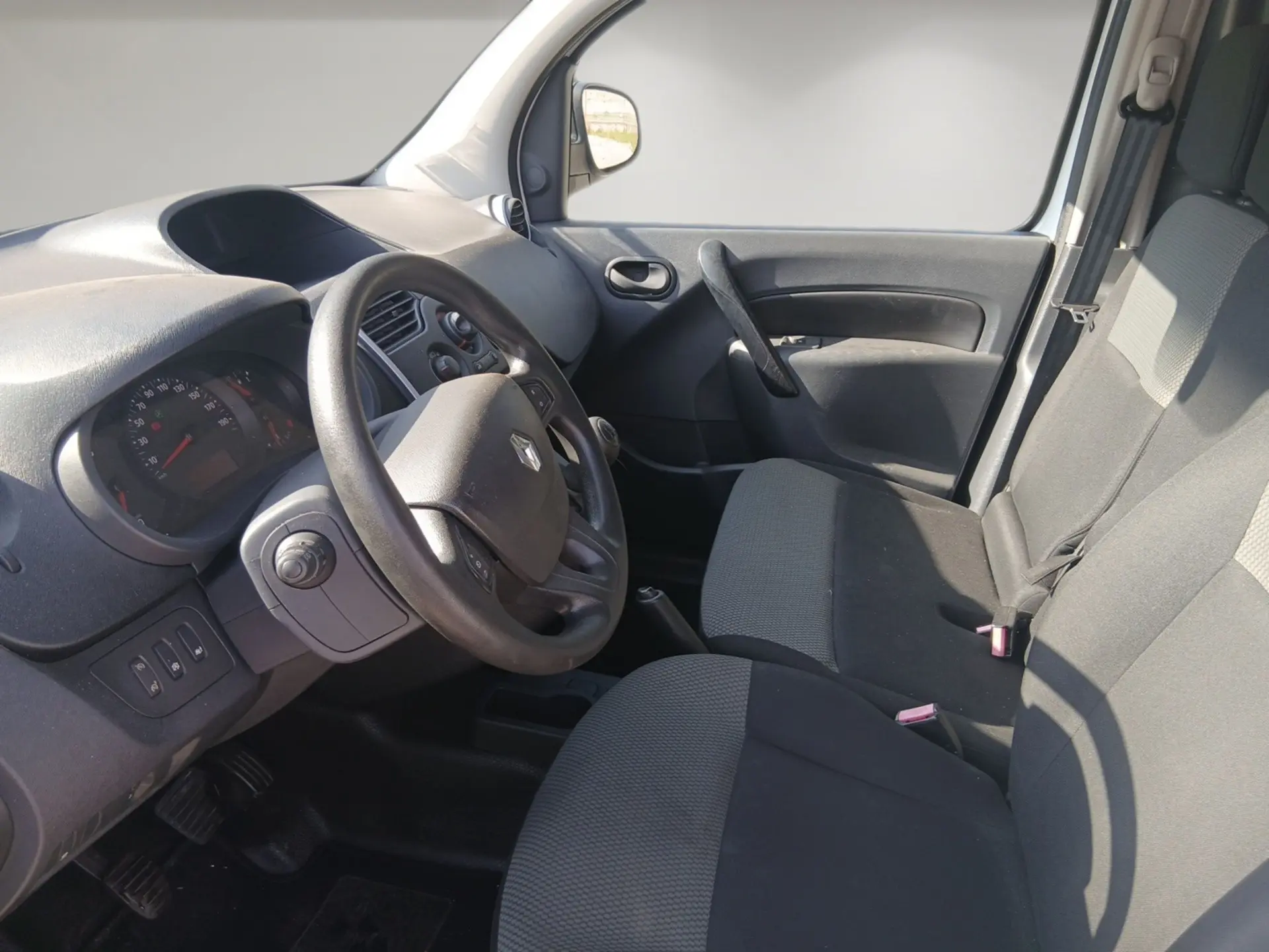 Renault Kangoo MAXI 90CV 3 LUGARES 6
