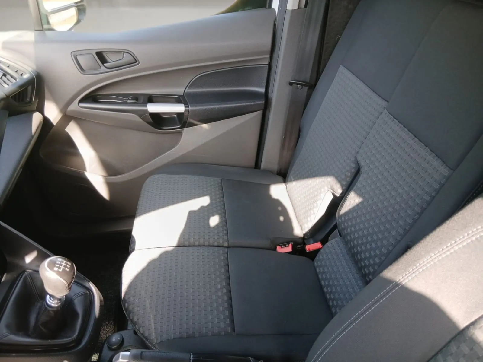 Ford Transit Connect 9