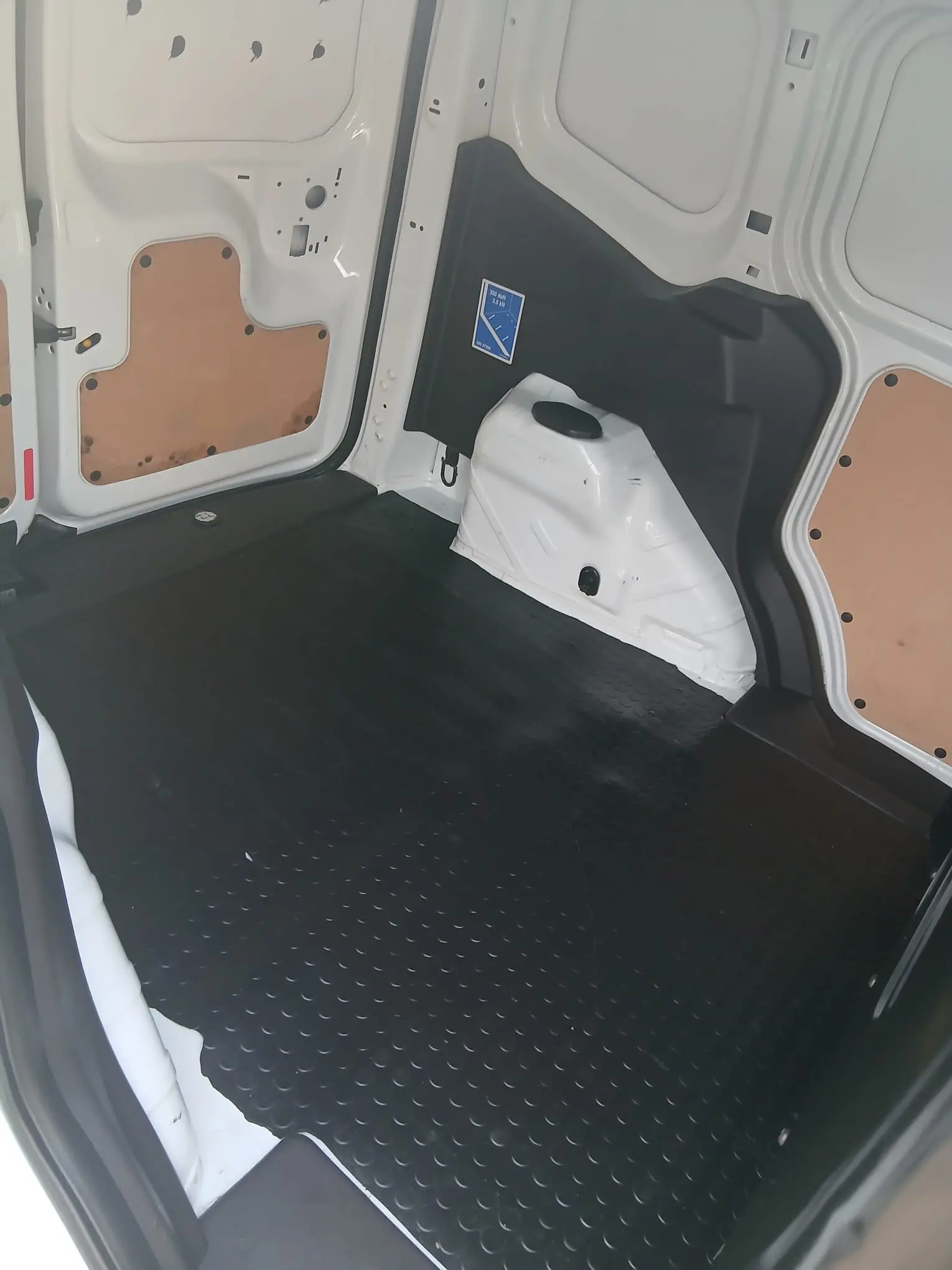 Ford Tourneo Courier 1.5 TDCi Ambiente 15