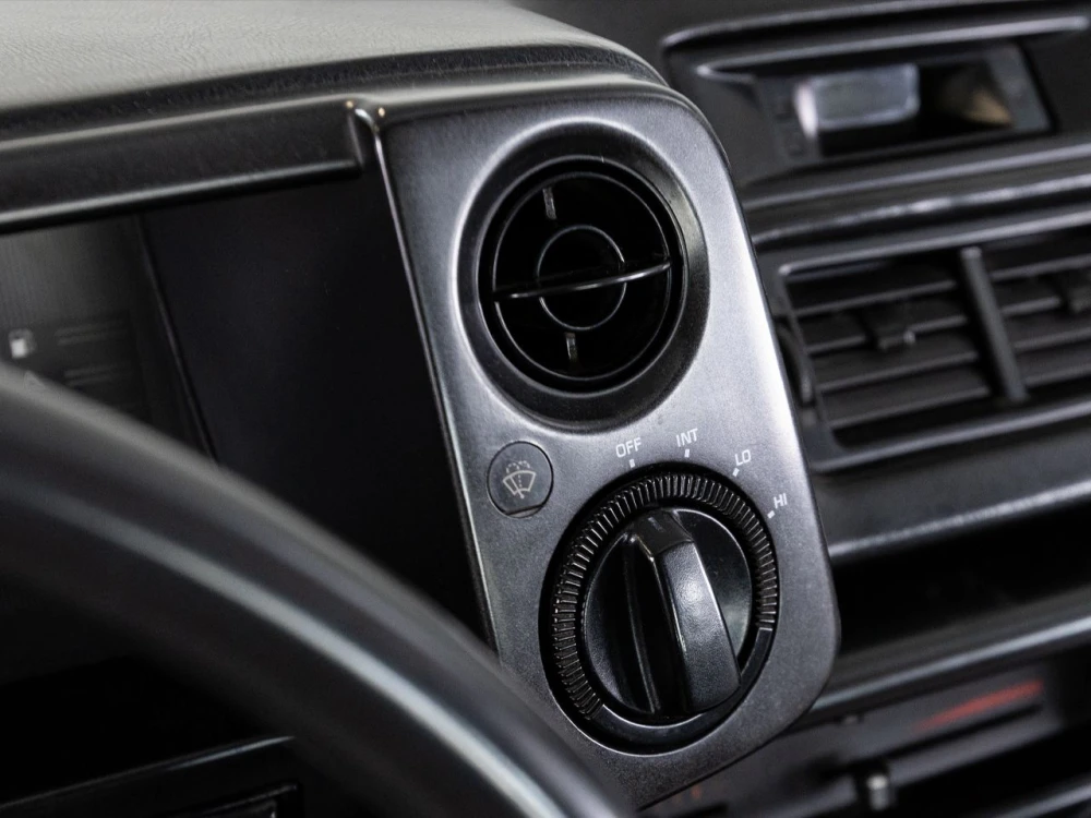 Toyota Corolla Coupe GT (AE86) 12