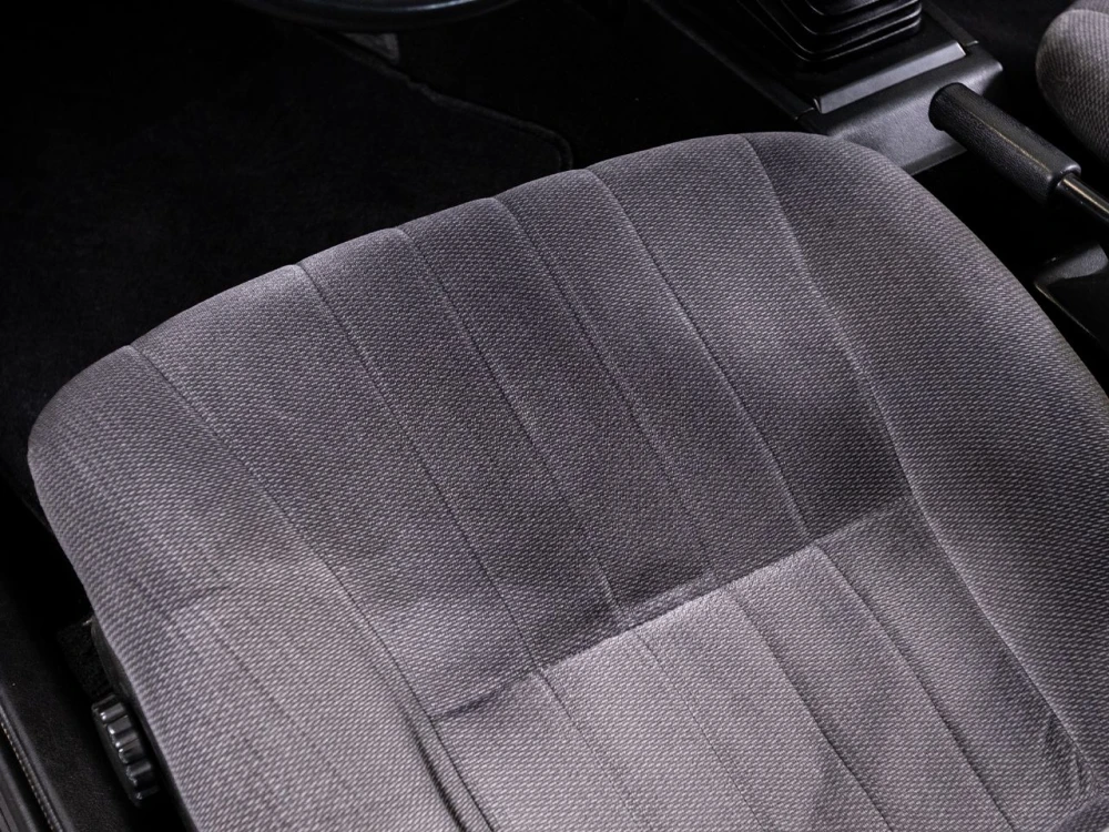 Toyota Corolla Coupe GT (AE86) 15