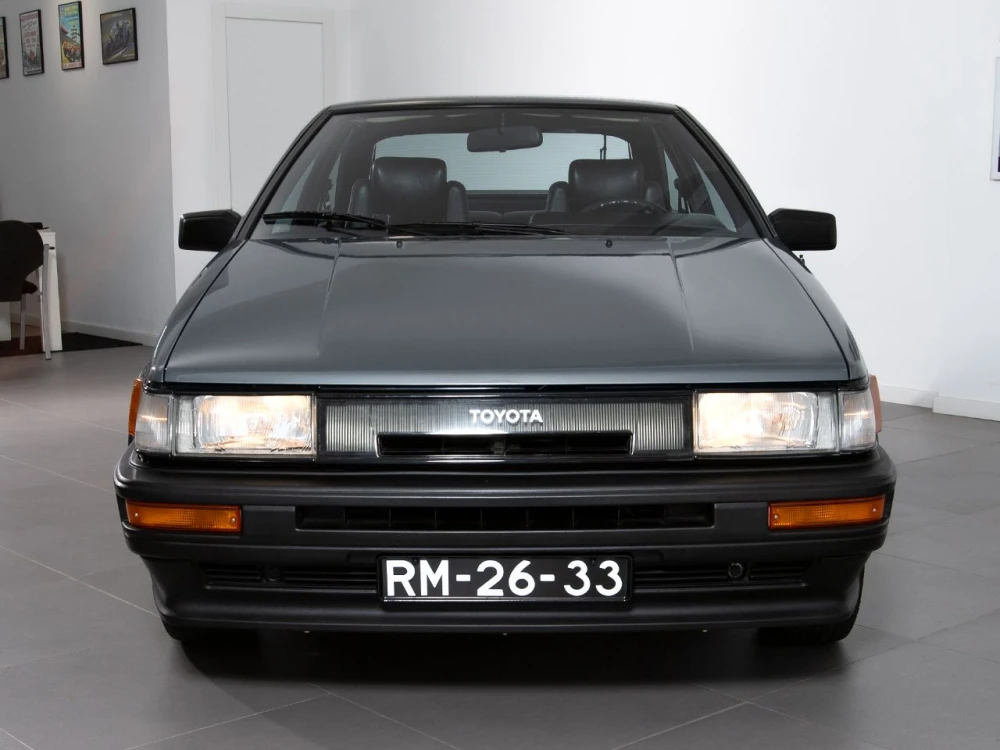 Toyota Corolla Coupe GT (AE86) 4