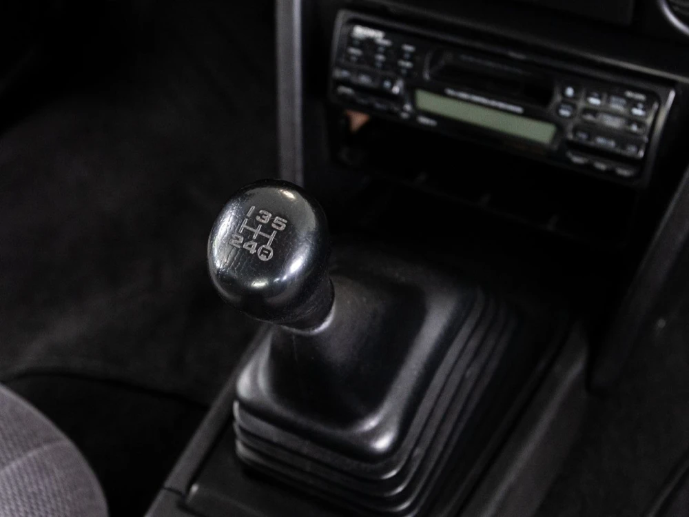 Toyota Corolla Coupe GT (AE86) 14