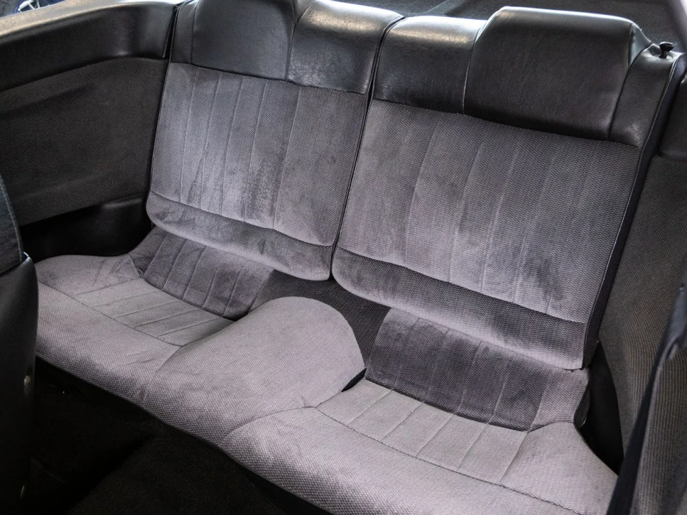 Toyota Corolla Coupe GT (AE86) 16