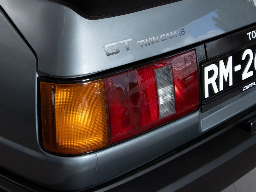 Toyota Corolla Coupe GT (AE86) 8