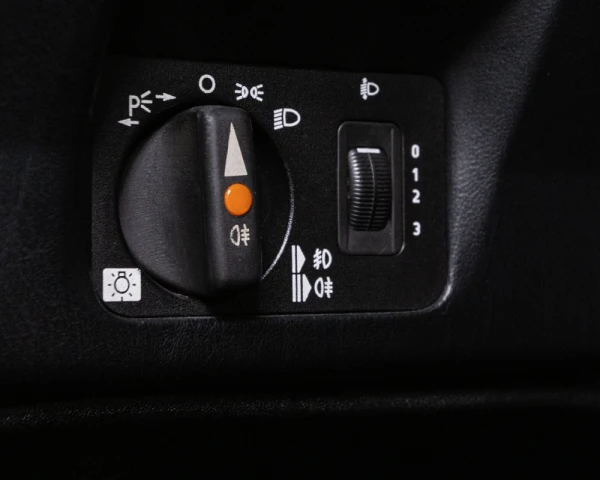 Mercedes-Benz 190 E 2.5-16v 22