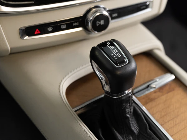 Volvo V90 D5 Inscription AWD Geartronic 23