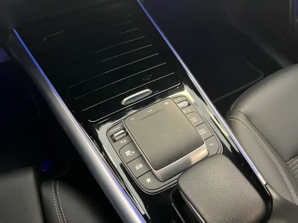 Mercedes-Benz EQA 250 Progressive 12