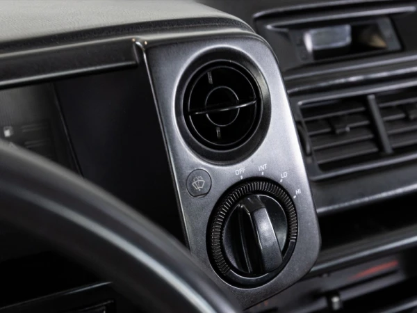 Toyota Corolla Coupe GT (AE86) 12