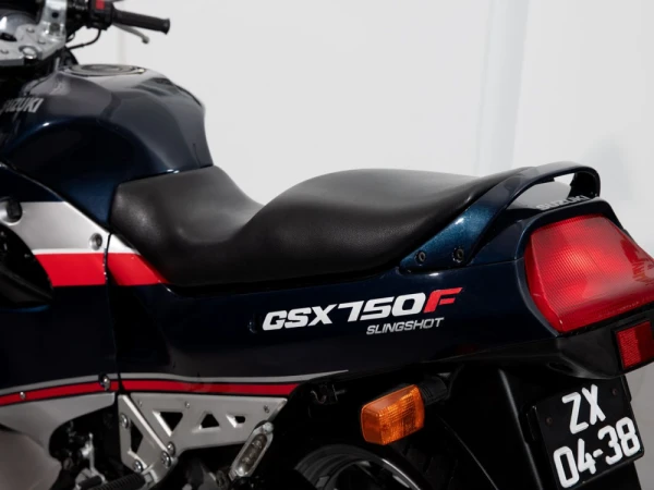 Suzuki GSX 750 F 13