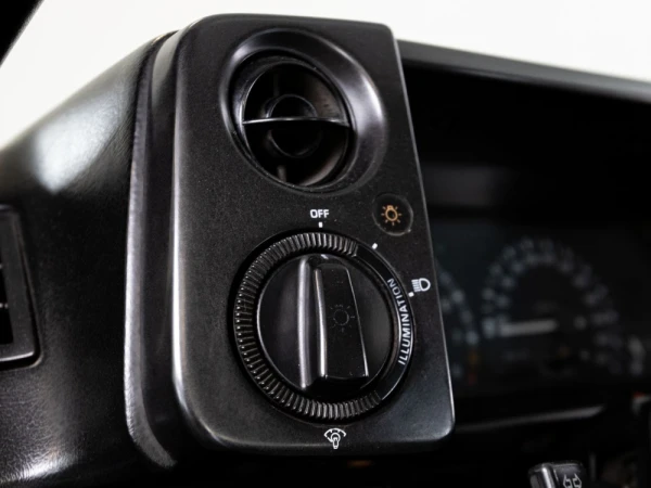 Toyota Corolla Coupe GT (AE86) 10