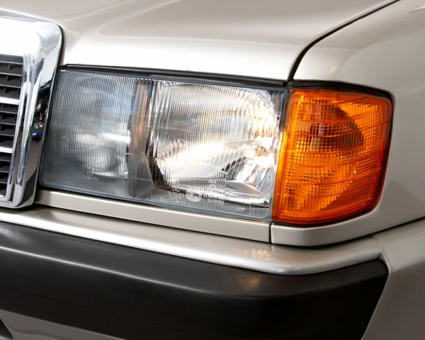 Mercedes-Benz 190 E 2.5-16v 12