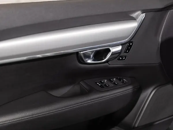 Volvo V90 2.0 D5 Momentum AWD Geartronic 13