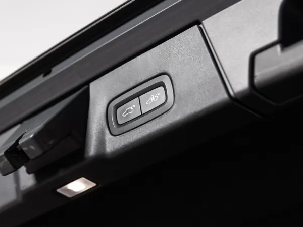 Volvo V90 2.0 D5 Momentum AWD Geartronic 11