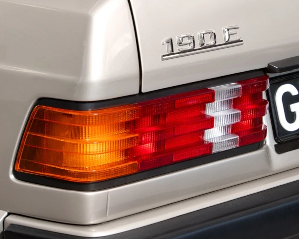 Mercedes-Benz 190 E 2.5-16v 6