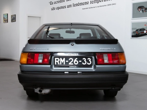 Toyota Corolla Coupe GT (AE86) 3