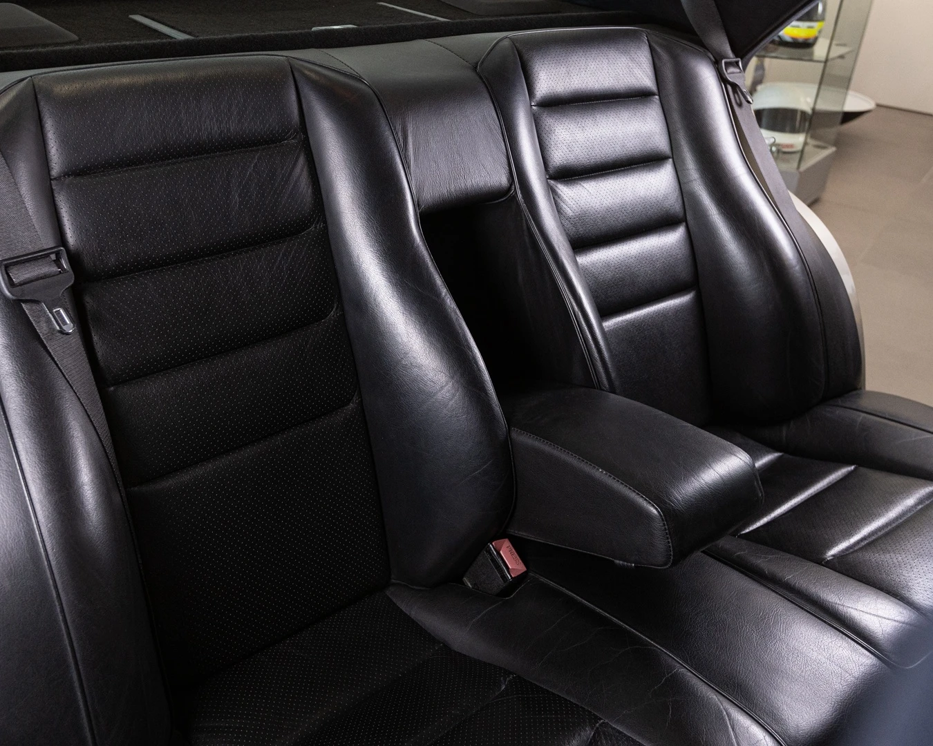 Mercedes-Benz 190 E 2.5-16v 14