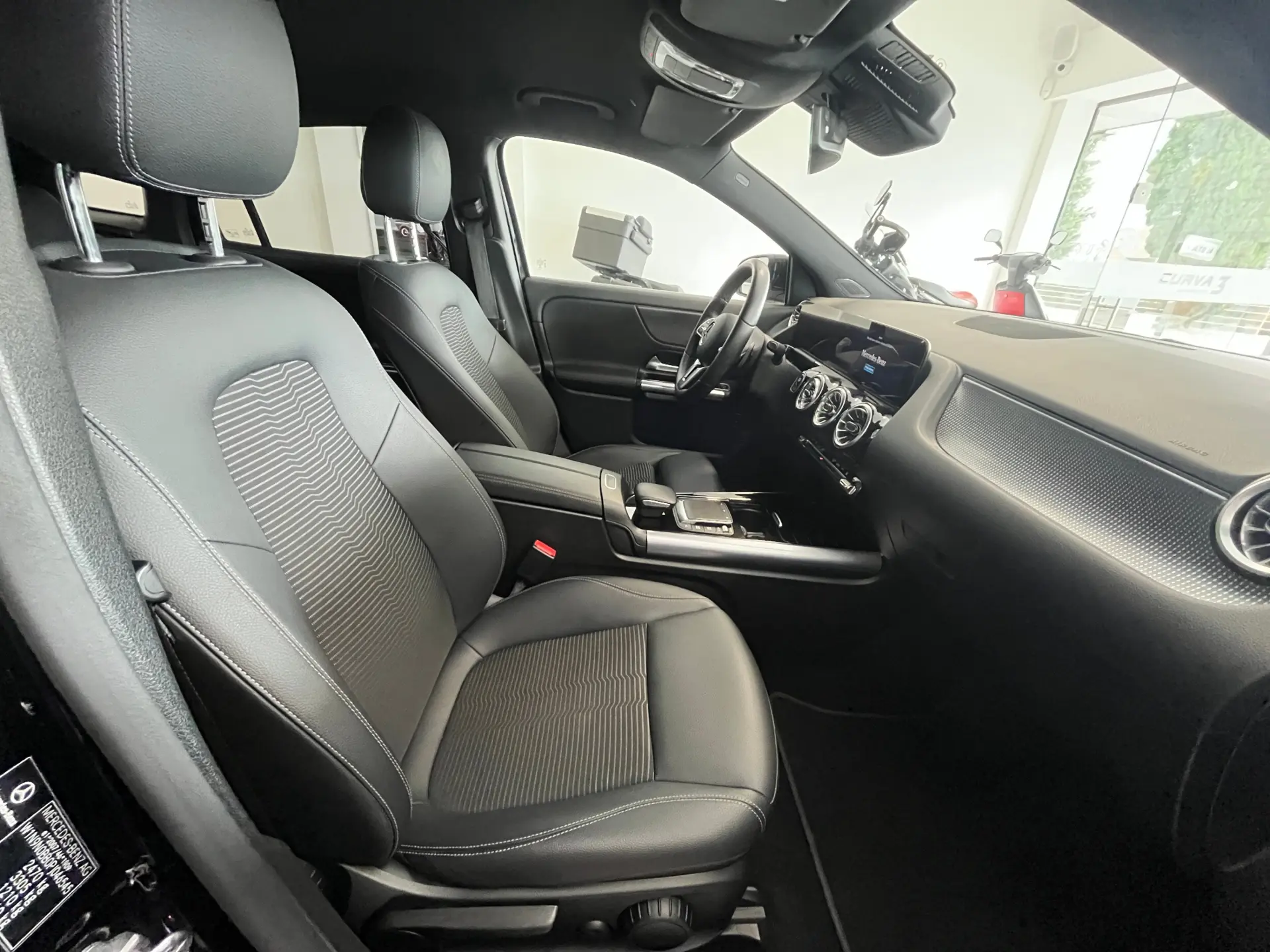 Mercedes-Benz EQA 250 Progressive 10