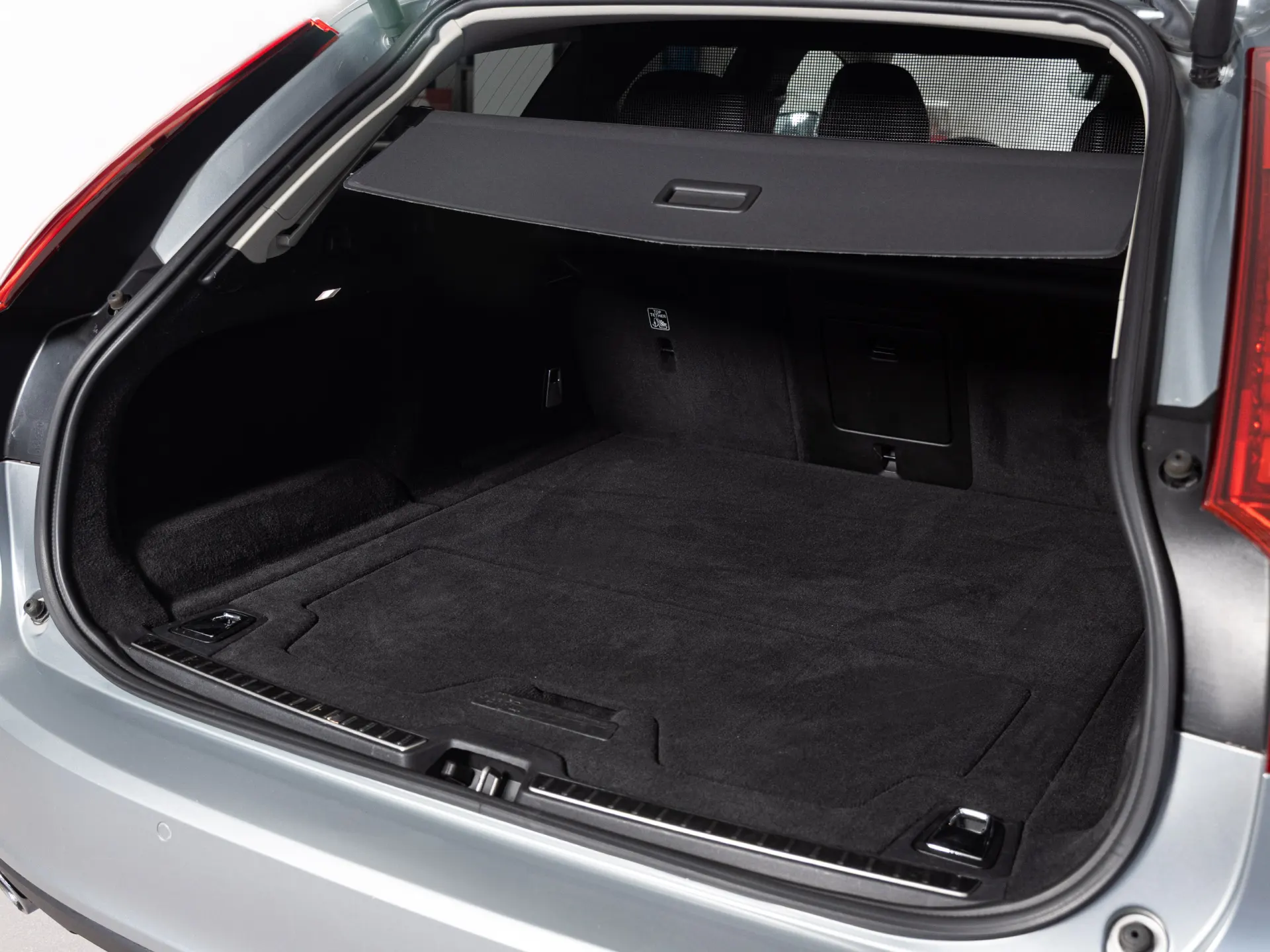 Volvo V90 2.0 D5 Momentum AWD Geartronic 10