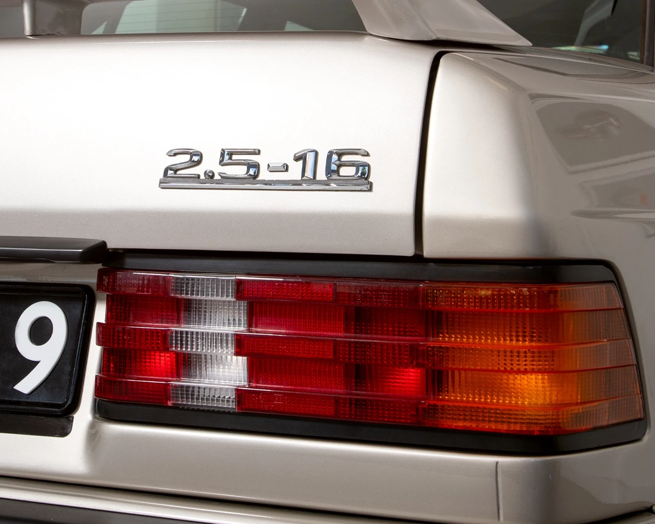 Mercedes-Benz 190 E 2.5-16v 8