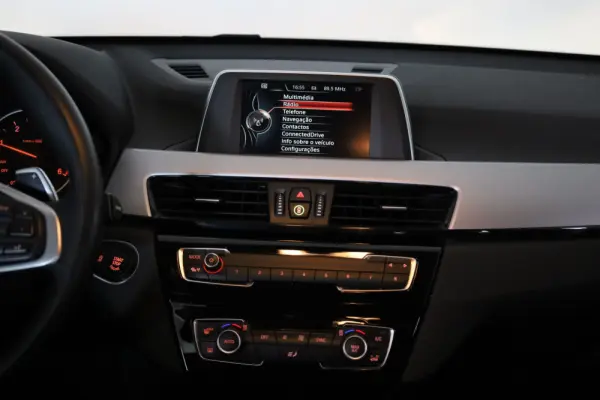 BMW X1 18 d sDrive Auto Advantage 23