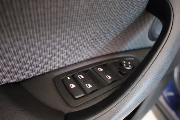 BMW X1 18 d sDrive Auto Advantage 26