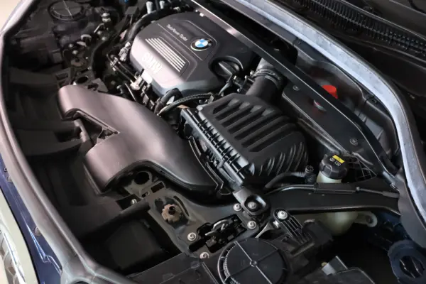 BMW X1 18 d sDrive Auto Advantage 8