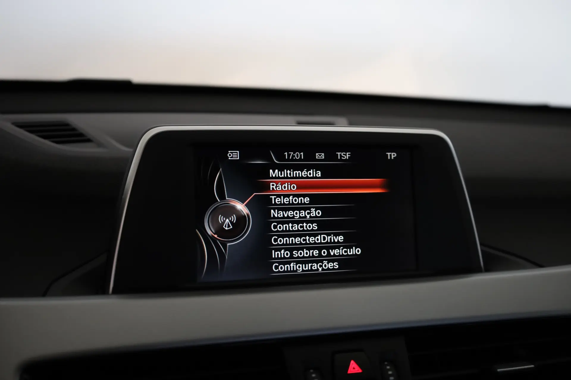 BMW X1 18 d sDrive Auto Advantage 43