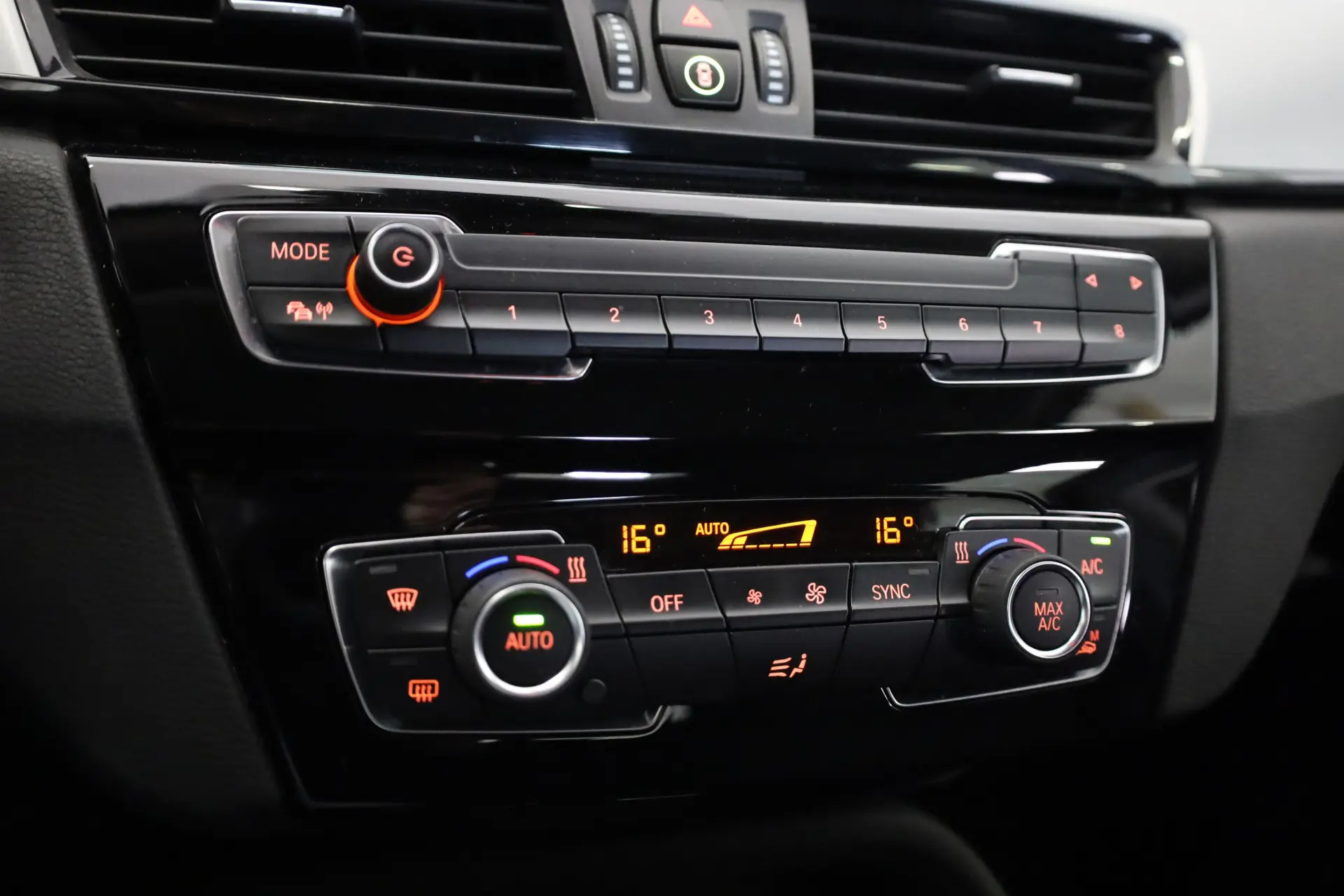 BMW X1 16 d sDrive Advantage Auto 28