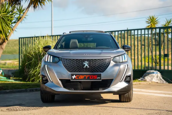 Peugeot e-2008 50 kWh GT 4