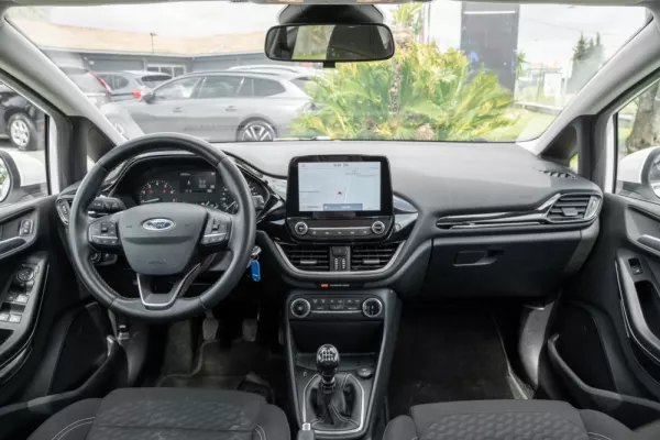 Ford Fiesta 1.0 EcoBoost MHEV Vignale 6