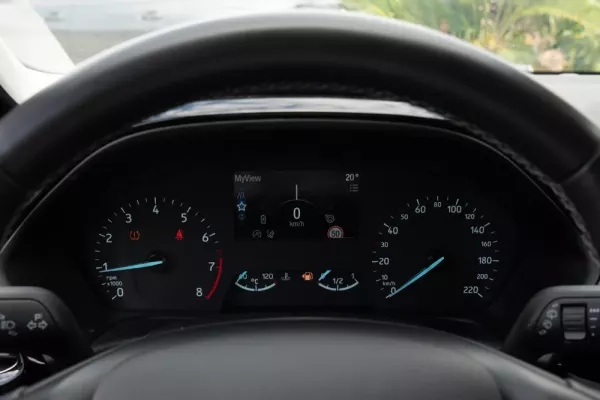 Ford Fiesta 1.0 EcoBoost MHEV Vignale 8