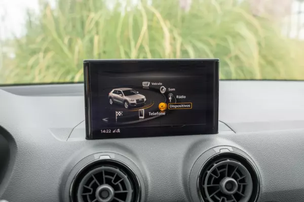 Audi Q2 30 TFSI Design S tronic 11